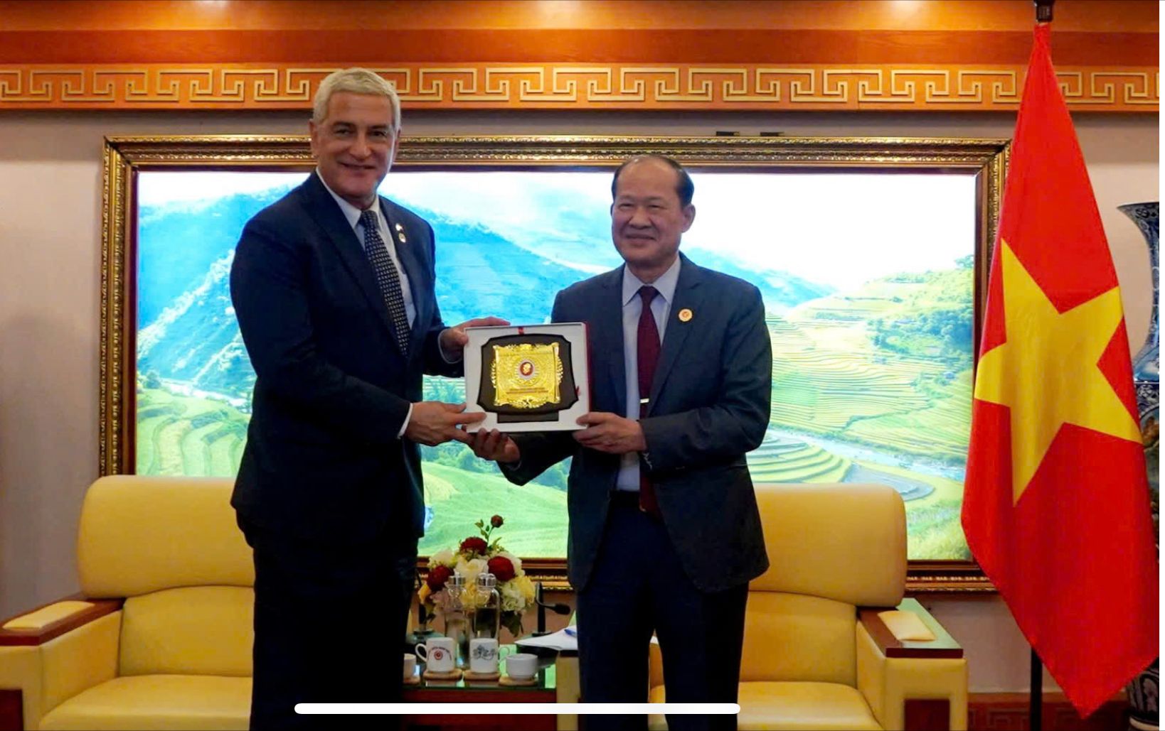 Việt Nam và Hoa Kỳ chung tay hàn gắn vết thương chiến tranh